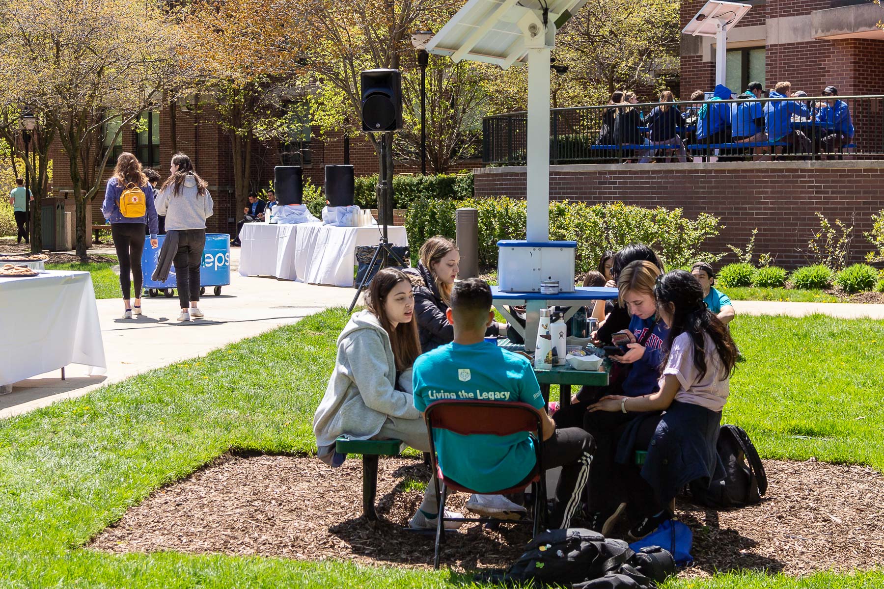 After the day of service concluded, participants gathered on the Lincoln Park Campus Quad for a BBQ lunch. (DePaul University/Katie Donovan)